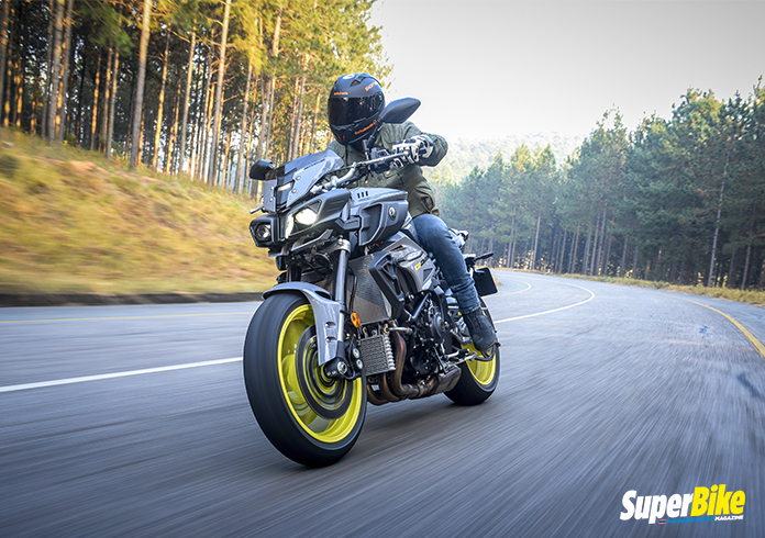 Yamaha MT-10 คือรถที่หลายต่อหลายคนต่างต้องอดทนเฝ้ารอการมาของมัน