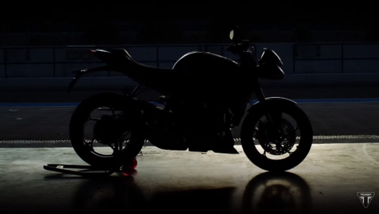 Triumph เตรียมเปิดตัว New Street Triple RS!!